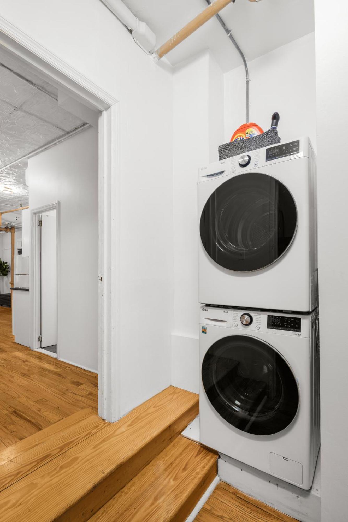 Stylish And Spacious 3 Bdr Unit In Dumbo Nyc *